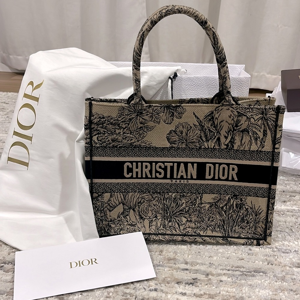Christian Dior Tote bag 🐘🐅